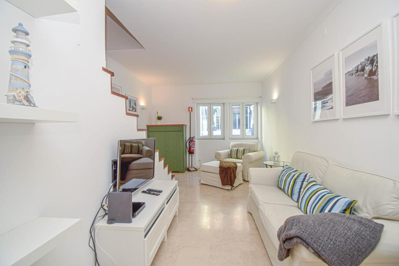 Central Family Apartment - 60 M From The Beach カスカイス エクステリア 写真
