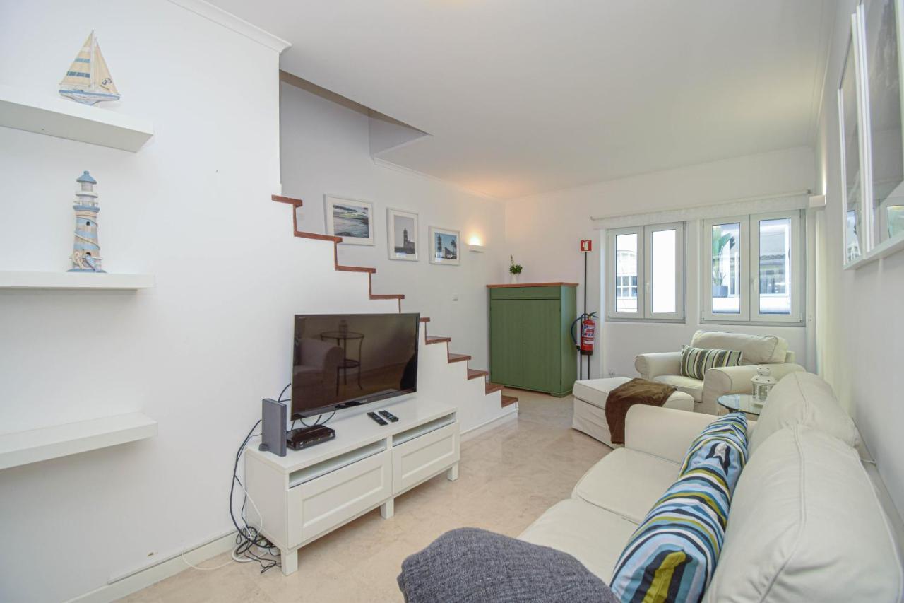 Central Family Apartment - 60 M From The Beach カスカイス エクステリア 写真